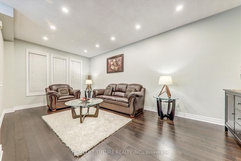 Photo 6 at 109 Laurelhurst Crescent, Vellore Village, Vaughan