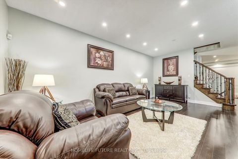 Photo 7 at 109 Laurelhurst Crescent, Vellore Village, Vaughan