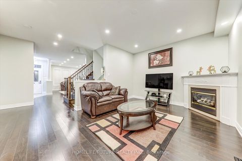 Photo 10 at 109 Laurelhurst Crescent, Vellore Village, Vaughan