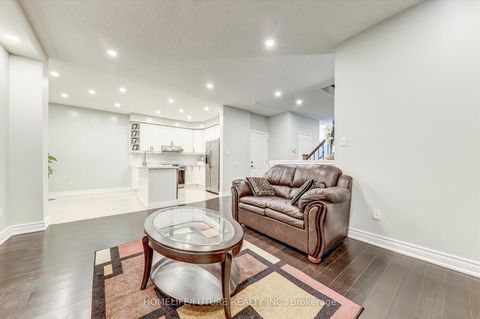Photo 11 at 109 Laurelhurst Crescent, Vellore Village, Vaughan