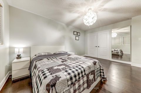 Photo 25 at 109 Laurelhurst Crescent, Vellore Village, Vaughan