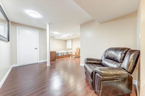 Photo 32 at 109 Laurelhurst Crescent, Vellore Village, Vaughan