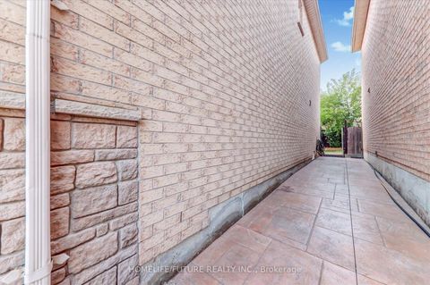 Photo 35 at 109 Laurelhurst Crescent, Vellore Village, Vaughan