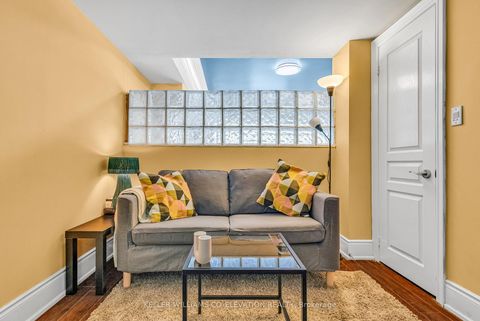 Photo 10 at 215 - 437 Roncesvalles Avenue, Roncesvalles, Toronto