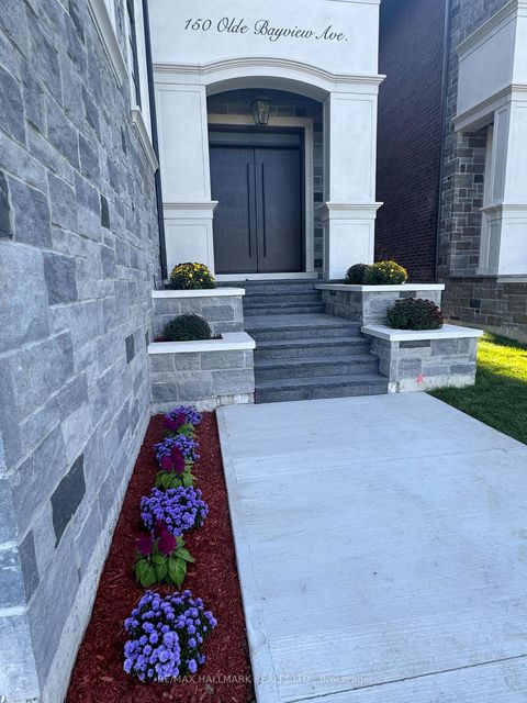 Photo 2 at 150 Olde Bayview Avenue, Oak Ridges Lake Wilcox, Richmond Hill