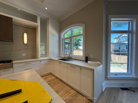 Photo 8 at 150 Olde Bayview Avenue, Oak Ridges Lake Wilcox, Richmond Hill