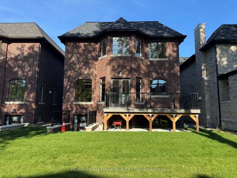 Photo 43 at 150 Olde Bayview Avenue, Oak Ridges Lake Wilcox, Richmond Hill