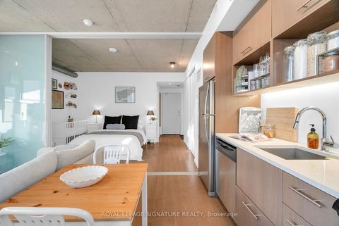 Photo 2 at 719 - 32 Trolley Crescent, Moss Park, Toronto