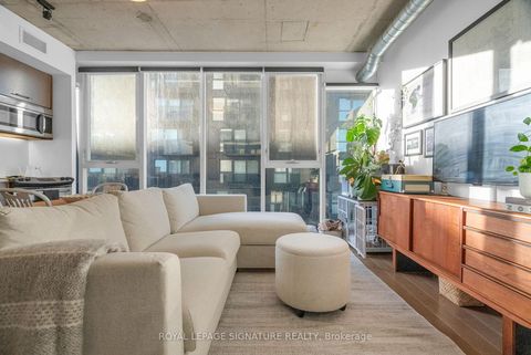 Photo 7 at 719 - 32 Trolley Crescent, Moss Park, Toronto