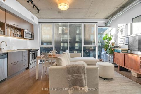 Photo 10 at 719 - 32 Trolley Crescent, Moss Park, Toronto