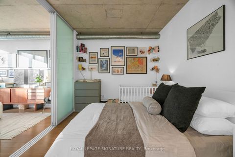 Photo 13 at 719 - 32 Trolley Crescent, Moss Park, Toronto