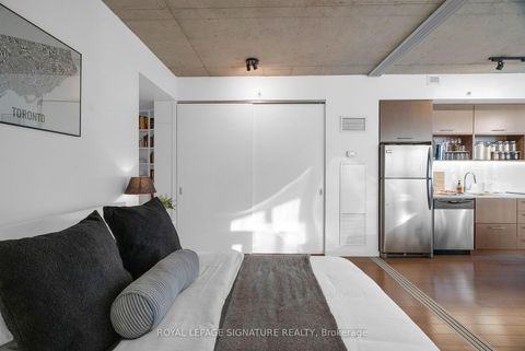 Photo 14 at 719 - 32 Trolley Crescent, Moss Park, Toronto