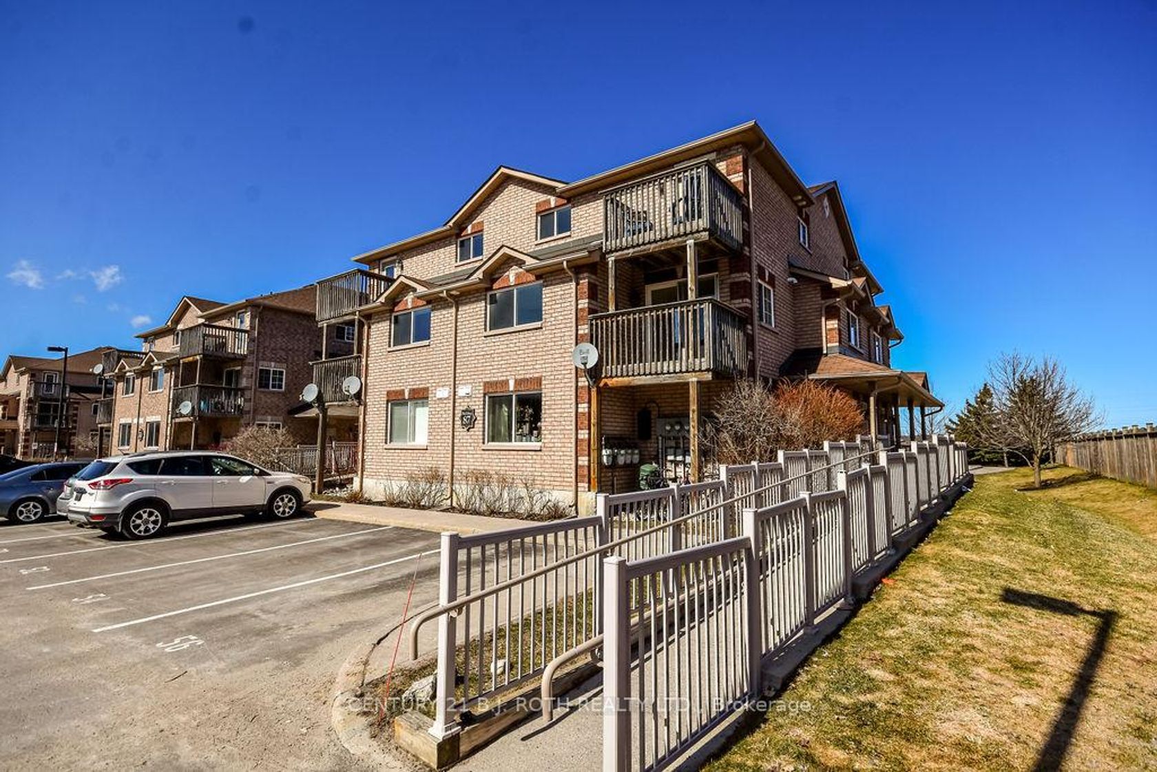 2 - 87 Goodwin Drive, Painswick South, Barrie photo number 2
