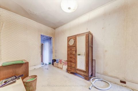 Photo 23 at 24 Augusta Avenue W, Chinatown, Toronto