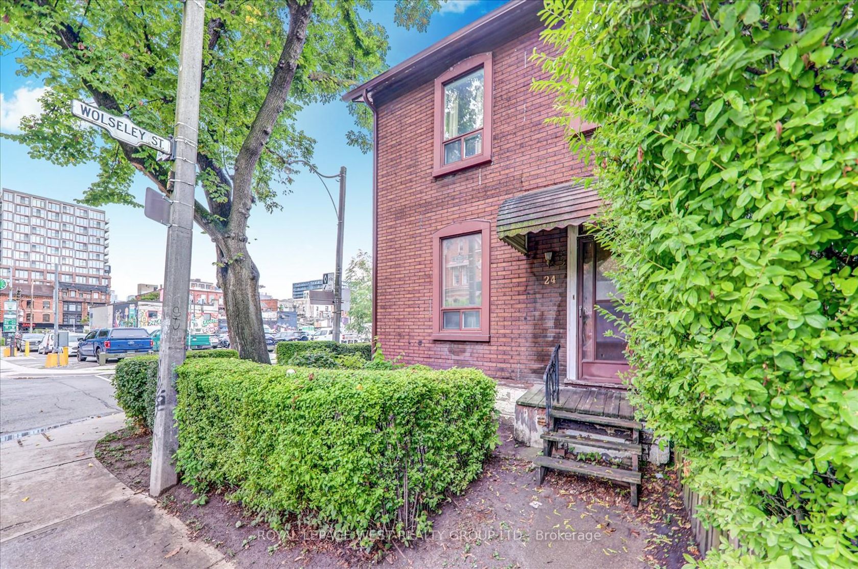 24 Augusta Avenue W, Chinatown, Toronto 