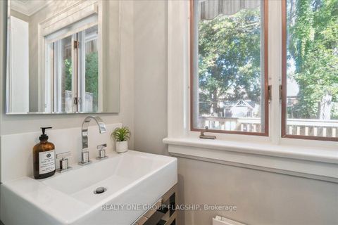 Photo 28 at 466 St Clements Avenue, Lawrence Park South, Toronto