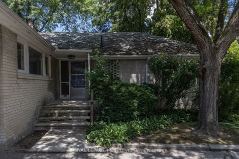 Photo 1 at 10 Campbell Crescent, York Mills, Toronto