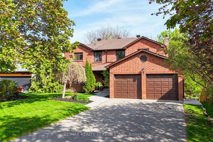 Photo 1 at 25 Brookbank Court, Heart Lake East, Brampton