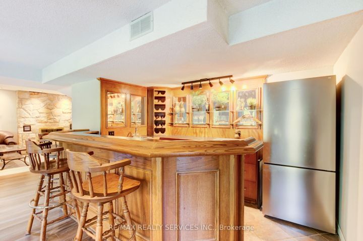 Photo 25 at 25 Brookbank Court, Heart Lake East, Brampton