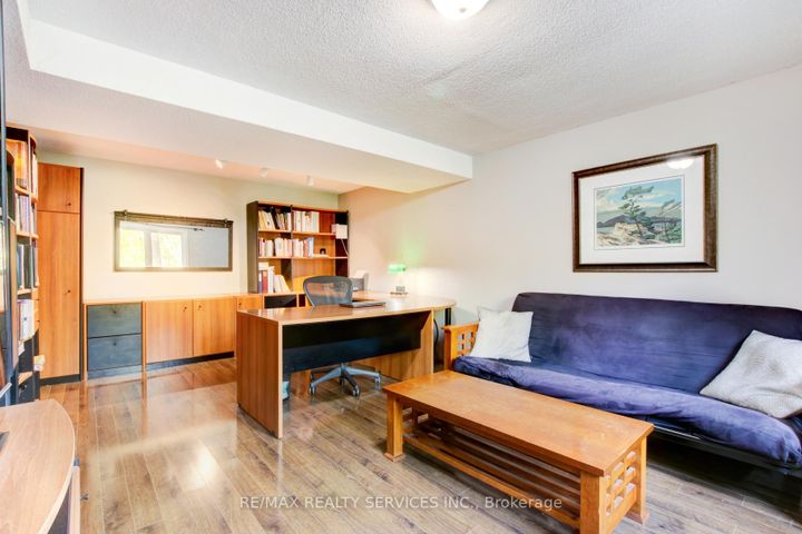 Photo 27 at 25 Brookbank Court, Heart Lake East, Brampton