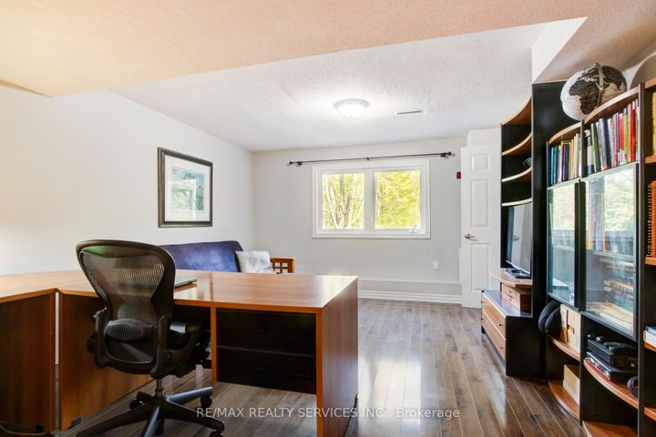 Photo 28 at 25 Brookbank Court, Heart Lake East, Brampton