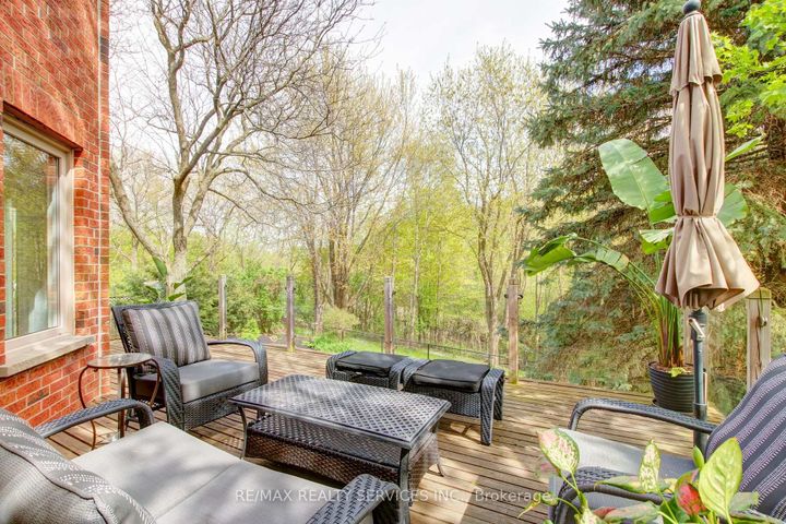Photo 31 at 25 Brookbank Court, Heart Lake East, Brampton