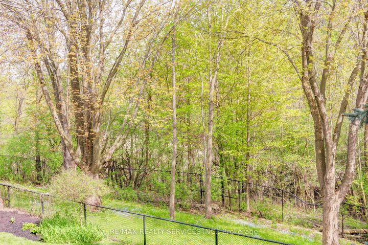 Photo 33 at 25 Brookbank Court, Heart Lake East, Brampton