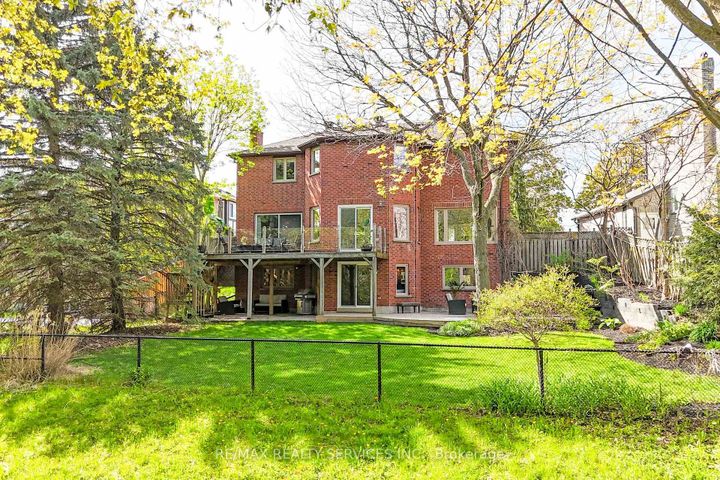 Photo 36 at 25 Brookbank Court, Heart Lake East, Brampton