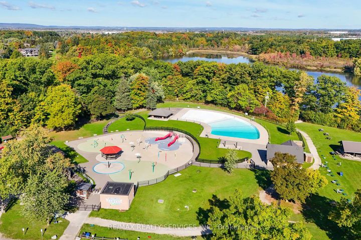 Photo 38 at 25 Brookbank Court, Heart Lake East, Brampton
