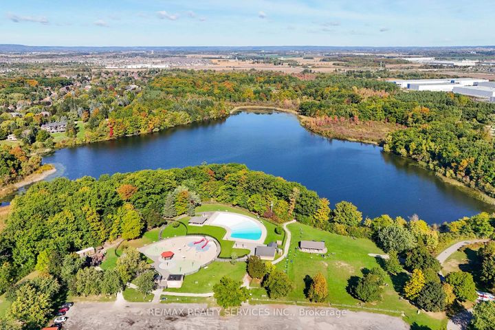 Photo 39 at 25 Brookbank Court, Heart Lake East, Brampton