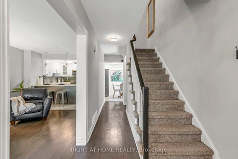 Photo 4 at 25 Castle Rock Drive, North Richvale, Richmond Hill