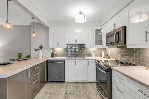 Photo 11 at 25 Castle Rock Drive, North Richvale, Richmond Hill