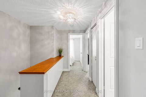 Photo 16 at 25 Castle Rock Drive, North Richvale, Richmond Hill