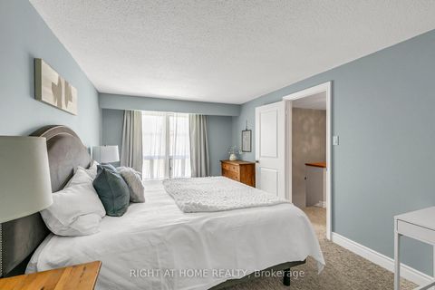Photo 20 at 25 Castle Rock Drive, North Richvale, Richmond Hill