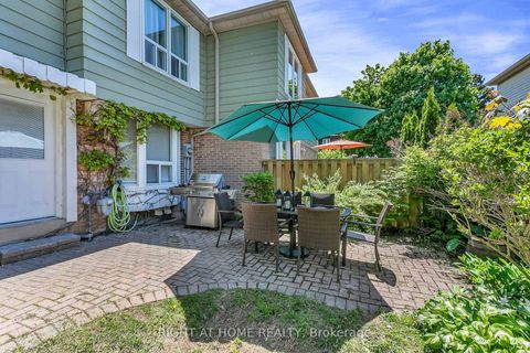 Photo 32 at 25 Castle Rock Drive, North Richvale, Richmond Hill