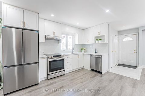 Photo 9 at 51 Rockport Crescent, Crosby, Richmond Hill