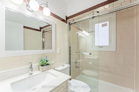 Photo 13 at 51 Rockport Crescent, Crosby, Richmond Hill