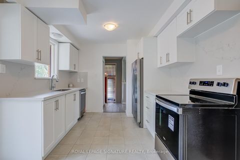 Photo 14 at 4 Stillbrook Court, West Hill, Toronto