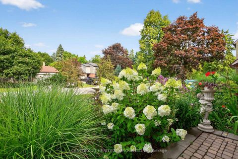 Photo 3 at 57 Stoddart Drive, Aurora Highlands, Aurora