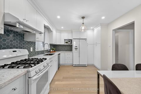 Photo 13 at 57 Stoddart Drive, Aurora Highlands, Aurora
