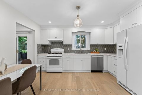 Photo 14 at 57 Stoddart Drive, Aurora Highlands, Aurora