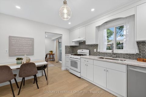 Photo 15 at 57 Stoddart Drive, Aurora Highlands, Aurora