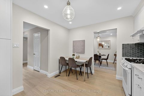 Photo 16 at 57 Stoddart Drive, Aurora Highlands, Aurora