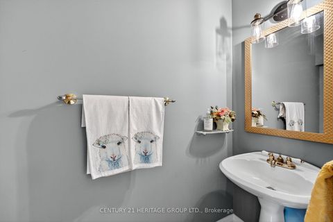Photo 18 at 57 Stoddart Drive, Aurora Highlands, Aurora