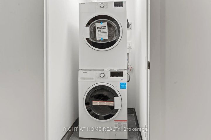 Photo 14 at 25 - 12 Dervock Crescent, Bayview Village, Toronto