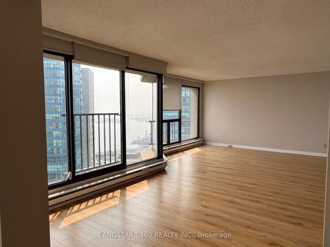 Photo 5 at 3311 - 55 Harbour Square, Waterfront Communities C1, Toronto Photo 5 at 3311 - 55 Harbour Square, Waterfront Communities C1, Toronto