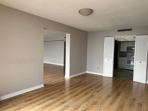 Photo 8 at 3311 - 55 Harbour Square, Waterfront Communities C1, Toronto Photo 8 at 3311 - 55 Harbour Square, Waterfront Communities C1, Toronto