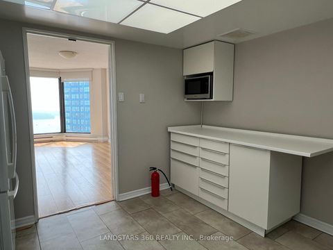 Photo 12 at 3311 - 55 Harbour Square, Waterfront Communities C1, Toronto