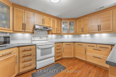 Photo 42 at 2816 Rosewood Lane, CV Clearview, Oakville
