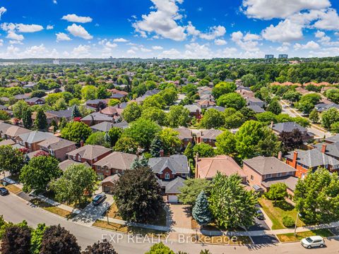 Photo 48 at 2816 Rosewood Lane, CV Clearview, Oakville
